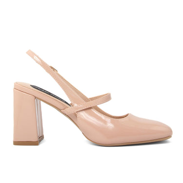 Sandali con atteggiamento alla moda 
